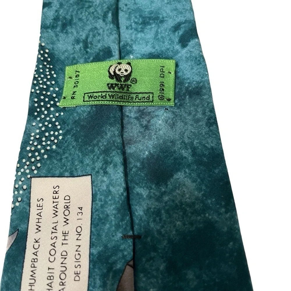World Wildlife Fund Humpback whales 1Tie 100% silk Crep55 inches Design no. 134